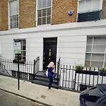 London Living 3 Bedroom Apartment