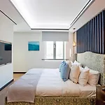 London Living 3 Bedroom Apartment