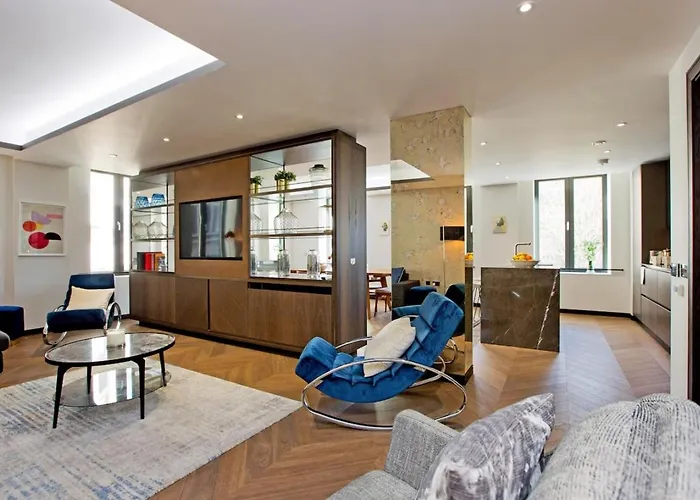 London Living 3 Bedroom Apartment
